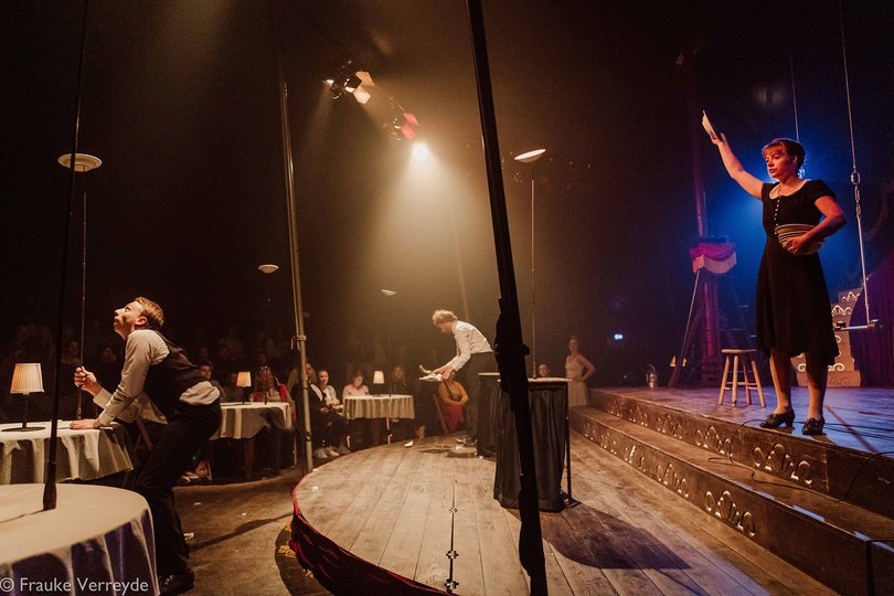 Image 3 in the gallery of the show Swing